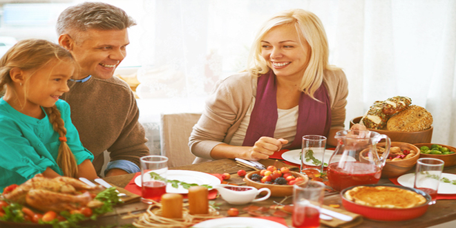 Gratitude at Thanksgiving: How a Non-Romantic Holiday Can Strengthen Your Relationship