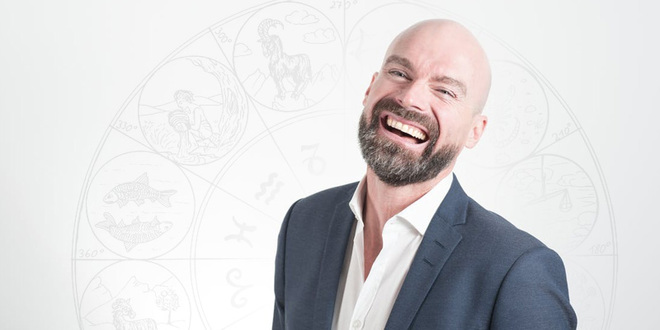 Comprende qué inspira y motiva a tu jefe con la ayuda de un astrólogo profesional