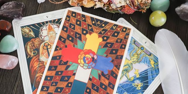 ¿Qué es la tirada de tarot de Aleister Crowley?